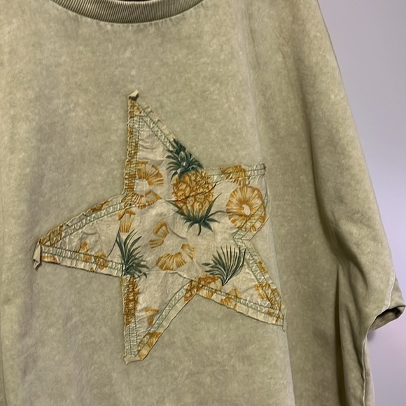 Easel Cotton Jersey Top with Large Front Star Tropical Print Patch Khaki… - Picture 4 of 9